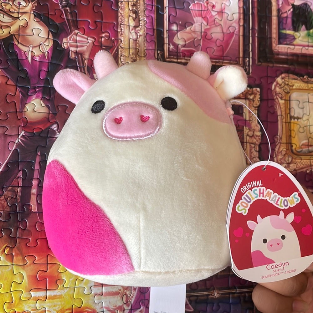 Rare Caedyn valentines edition cow squishmallow.